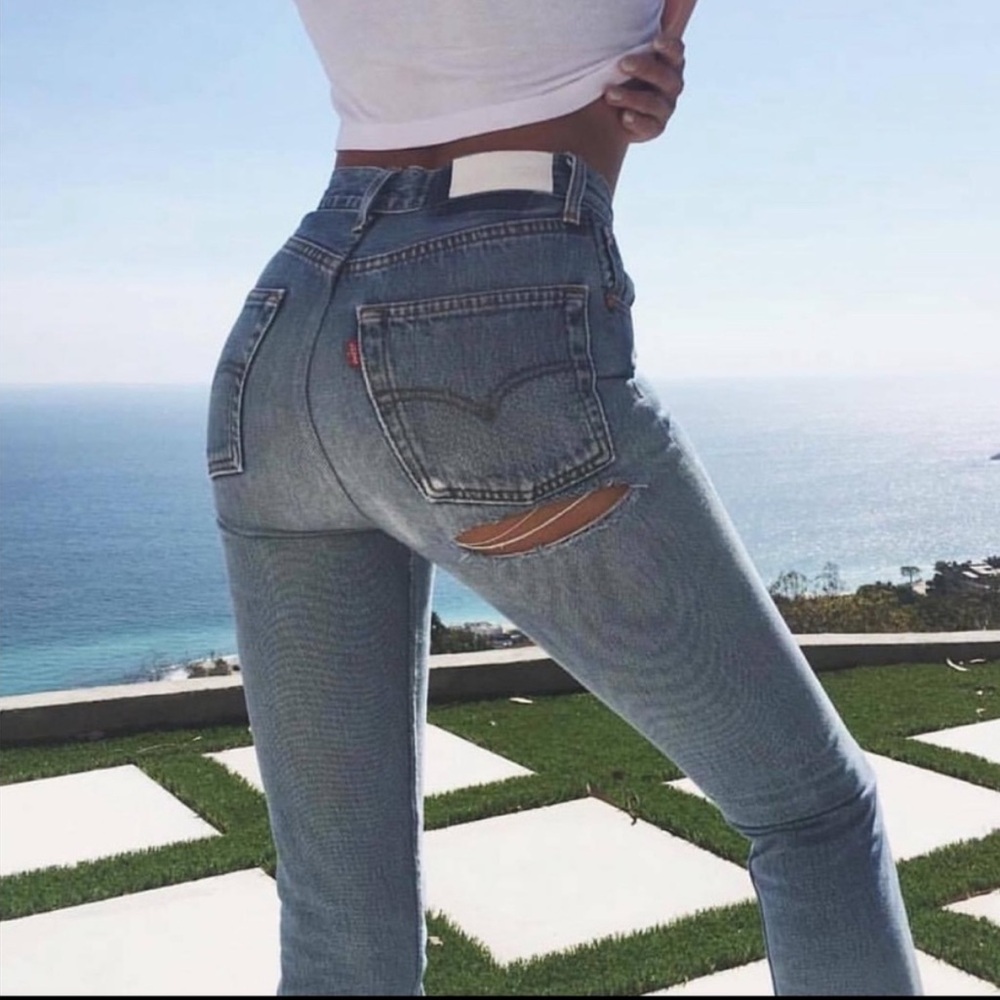 NWT Re/Done Ass Rip 70s Levi’s Straight Leg Jeans